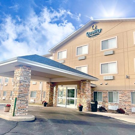 Quality Inn & Suites By Choice Hotels Wisconsin Dells Exterior photo